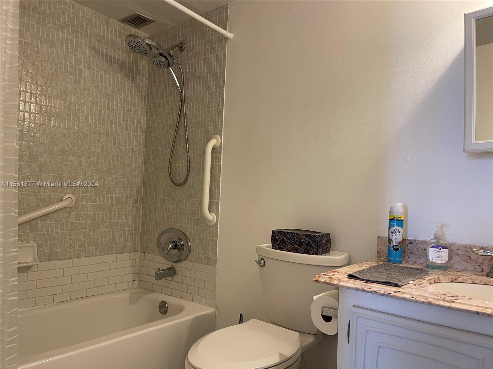 1000 Parkview Dr 626, Hallandale Beach, Florida 33009, 1 Bedroom Bedrooms, ,1 BathroomBathrooms,Residential,For Sale,1000 Parkview Dr 626,A11531377