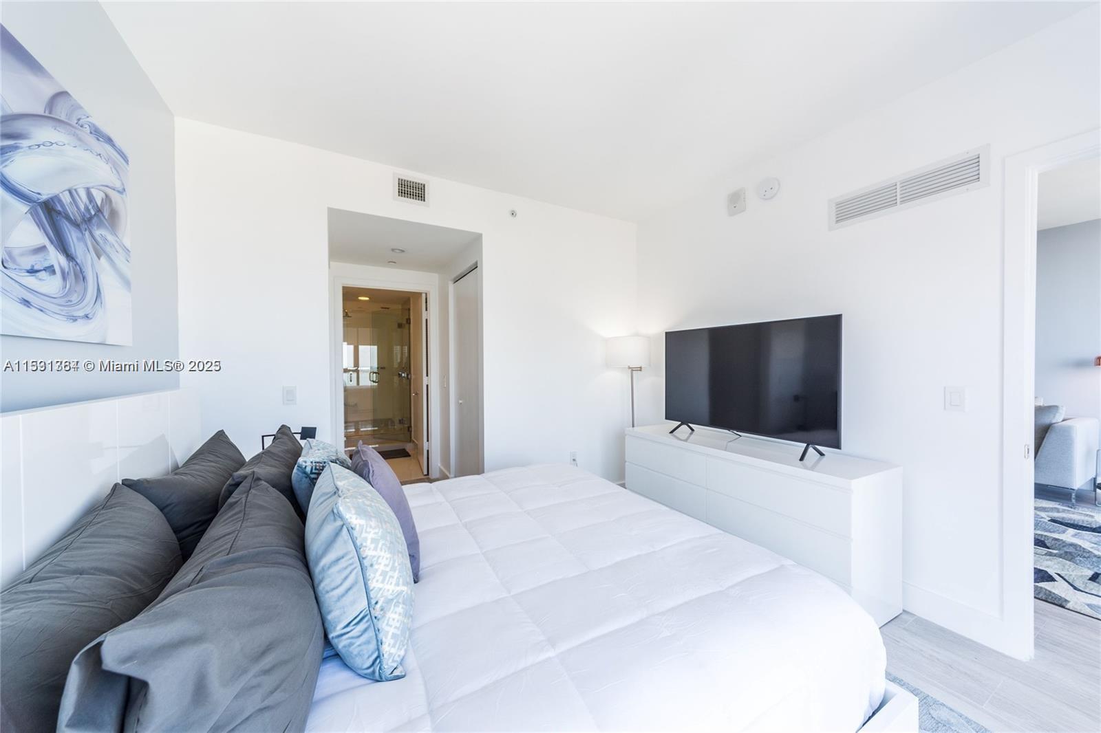 121 NE 34th St 3005, Miami, Florida 33137, 2 Bedrooms Bedrooms, ,2 BathroomsBathrooms,Residentiallease,For Rent,121 NE 34th St 3005,A11531364