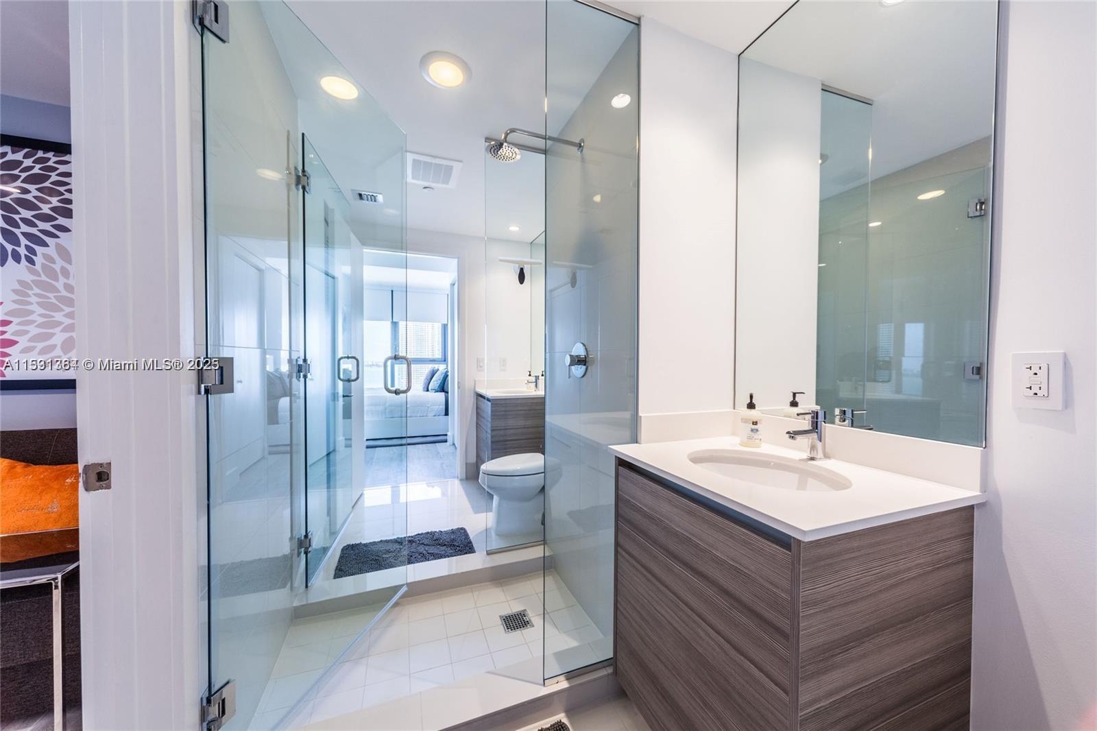 121 NE 34th St 3005, Miami, Florida 33137, 2 Bedrooms Bedrooms, ,2 BathroomsBathrooms,Residentiallease,For Rent,121 NE 34th St 3005,A11531364