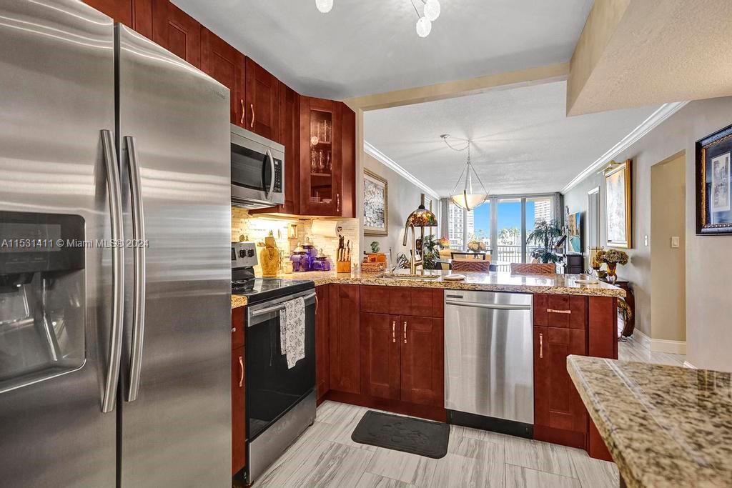 121 Golden Isles Dr 205, Hallandale Beach, Florida 33009, 2 Bedrooms Bedrooms, ,2 BathroomsBathrooms,Residentiallease,For Rent,121 Golden Isles Dr 205,A11531411