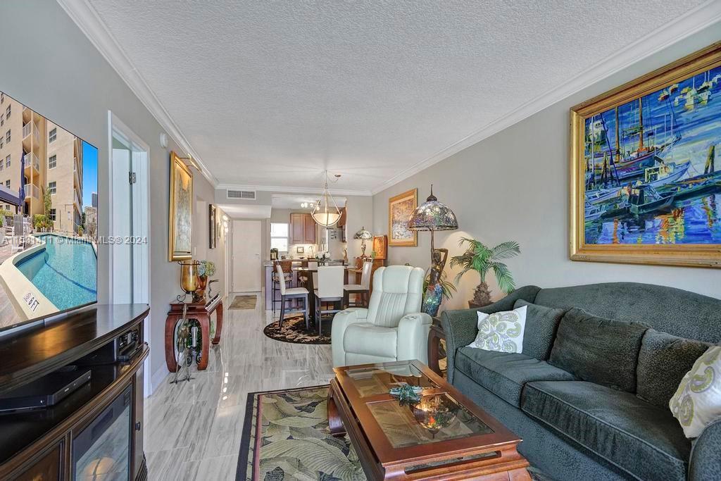 121 Golden Isles Dr 205, Hallandale Beach, Florida 33009, 2 Bedrooms Bedrooms, ,2 BathroomsBathrooms,Residentiallease,For Rent,121 Golden Isles Dr 205,A11531411