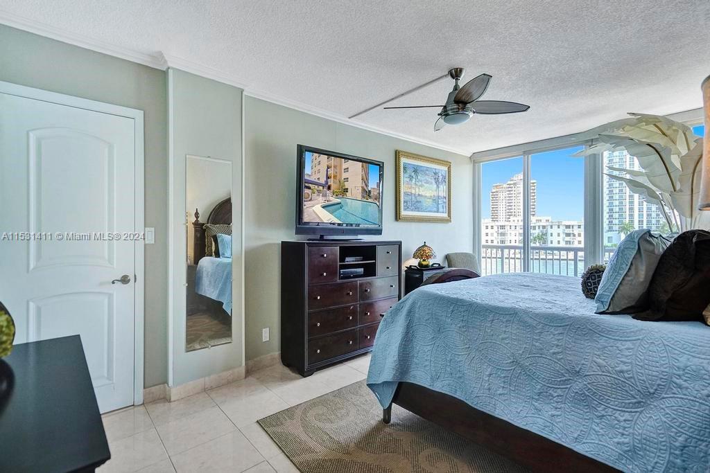 121 Golden Isles Dr 205, Hallandale Beach, Florida 33009, 2 Bedrooms Bedrooms, ,2 BathroomsBathrooms,Residentiallease,For Rent,121 Golden Isles Dr 205,A11531411