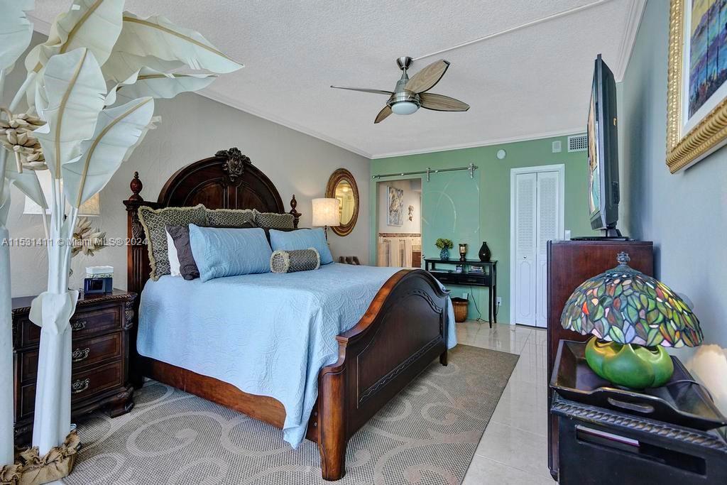 121 Golden Isles Dr 205, Hallandale Beach, Florida 33009, 2 Bedrooms Bedrooms, ,2 BathroomsBathrooms,Residentiallease,For Rent,121 Golden Isles Dr 205,A11531411