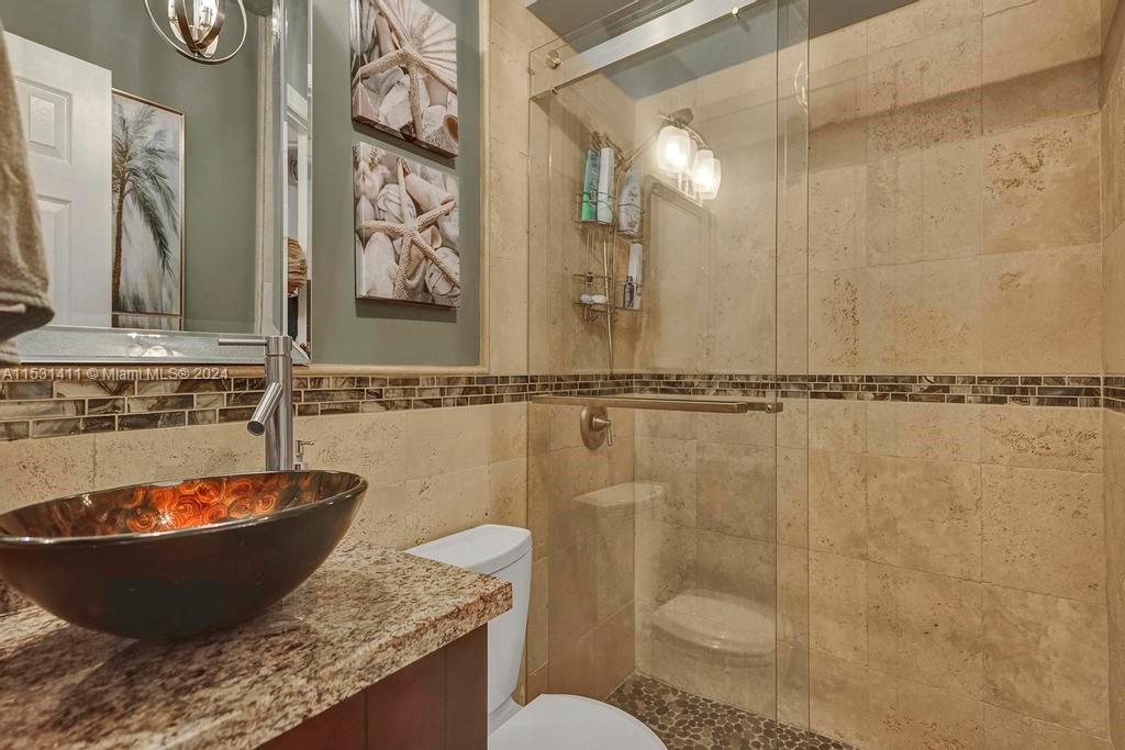 121 Golden Isles Dr 205, Hallandale Beach, Florida 33009, 2 Bedrooms Bedrooms, ,2 BathroomsBathrooms,Residentiallease,For Rent,121 Golden Isles Dr 205,A11531411