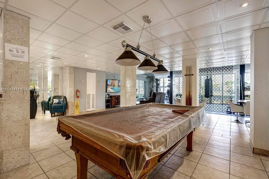 121 Golden Isles Dr 205, Hallandale Beach, Florida 33009, 2 Bedrooms Bedrooms, ,2 BathroomsBathrooms,Residentiallease,For Rent,121 Golden Isles Dr 205,A11531411