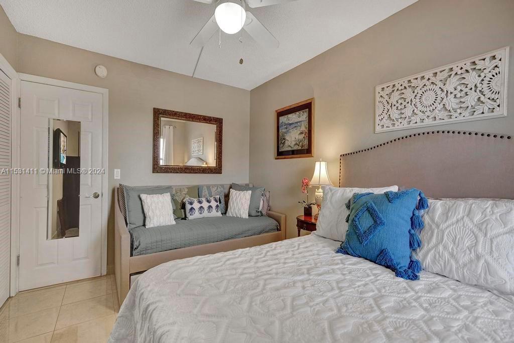 121 Golden Isles Dr 205, Hallandale Beach, Florida 33009, 2 Bedrooms Bedrooms, ,2 BathroomsBathrooms,Residentiallease,For Rent,121 Golden Isles Dr 205,A11531411