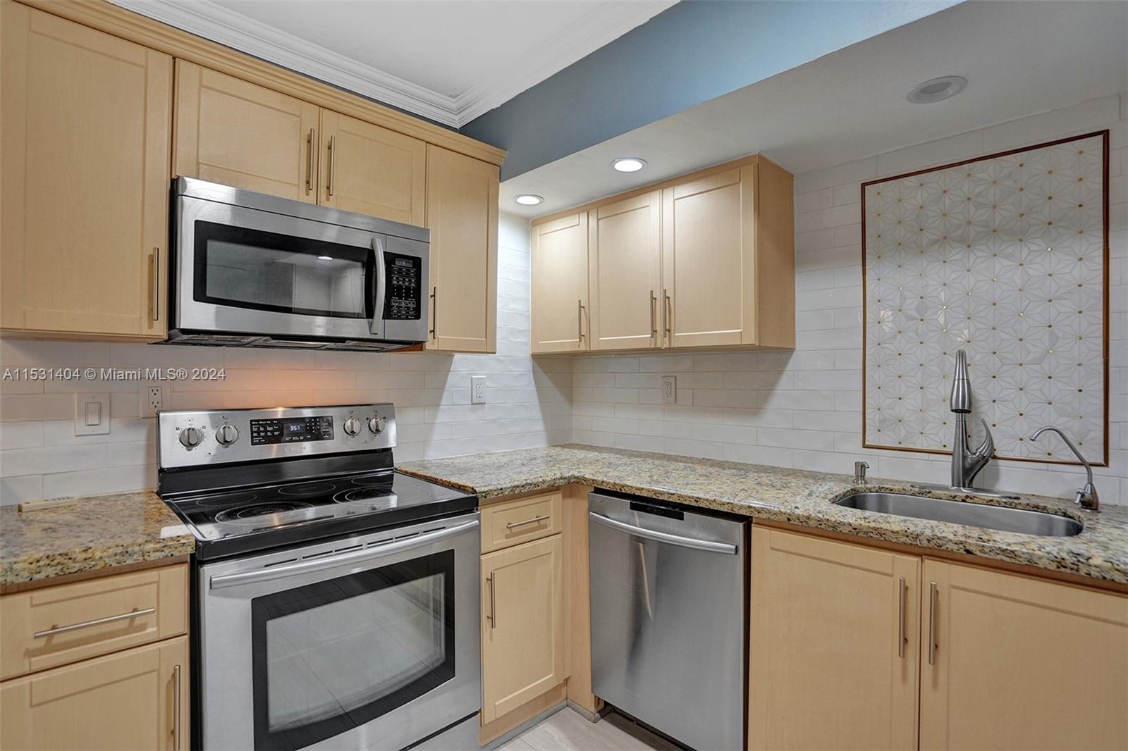 1600 S Ocean Dr 8J, Hollywood, Florida 33019, 2 Bedrooms Bedrooms, ,2 BathroomsBathrooms,Residentiallease,For Rent,1600 S Ocean Dr 8J,A11531404