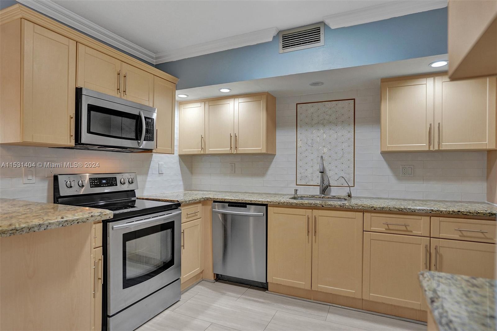 1600 S Ocean Dr 8J, Hollywood, Florida 33019, 2 Bedrooms Bedrooms, ,2 BathroomsBathrooms,Residentiallease,For Rent,1600 S Ocean Dr 8J,A11531404