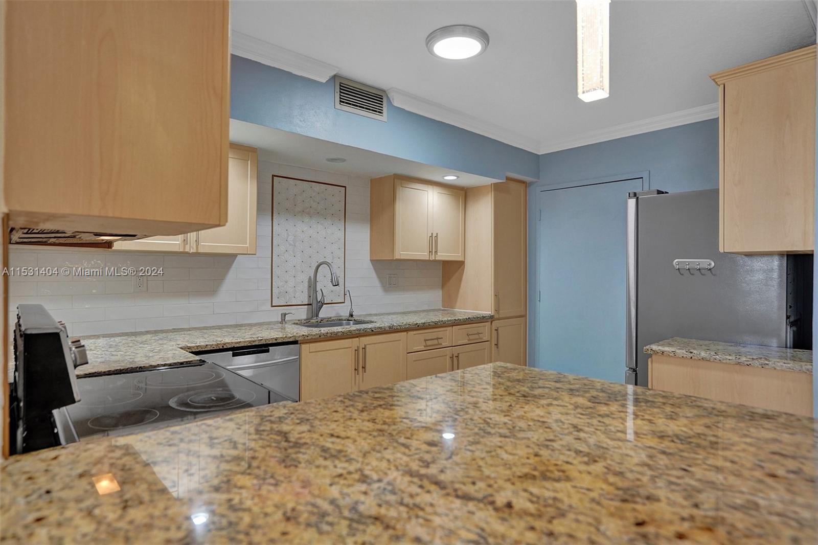 1600 S Ocean Dr 8J, Hollywood, Florida 33019, 2 Bedrooms Bedrooms, ,2 BathroomsBathrooms,Residentiallease,For Rent,1600 S Ocean Dr 8J,A11531404