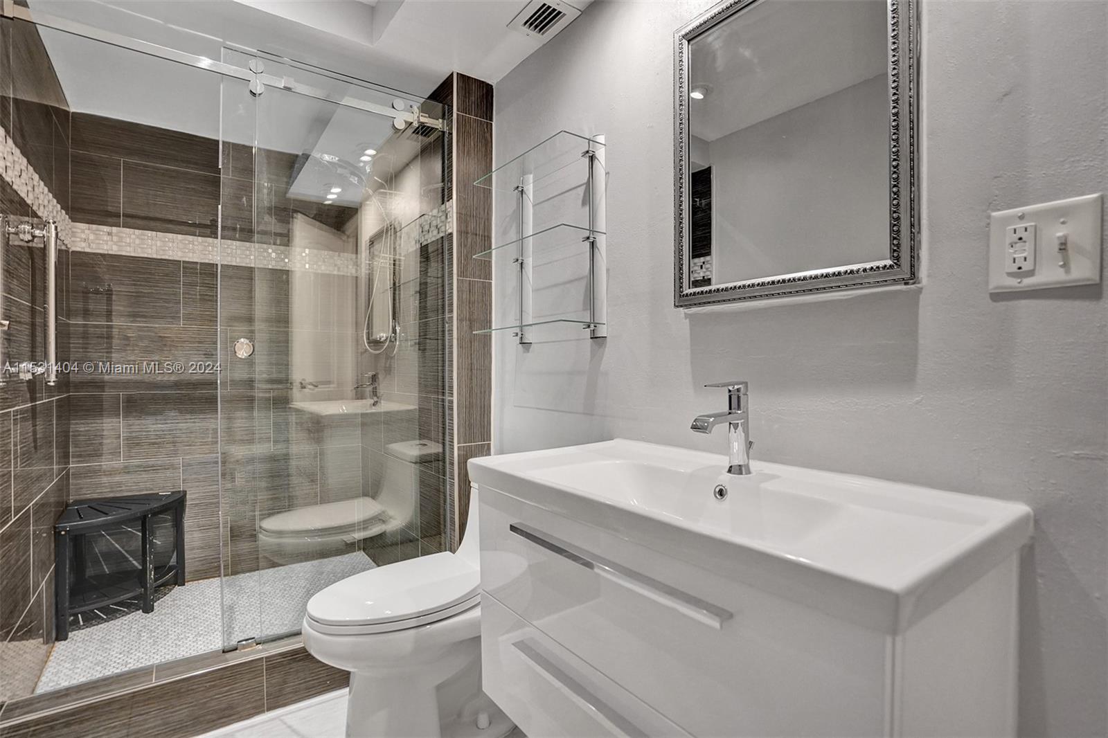 1600 S Ocean Dr 8J, Hollywood, Florida 33019, 2 Bedrooms Bedrooms, ,2 BathroomsBathrooms,Residentiallease,For Rent,1600 S Ocean Dr 8J,A11531404