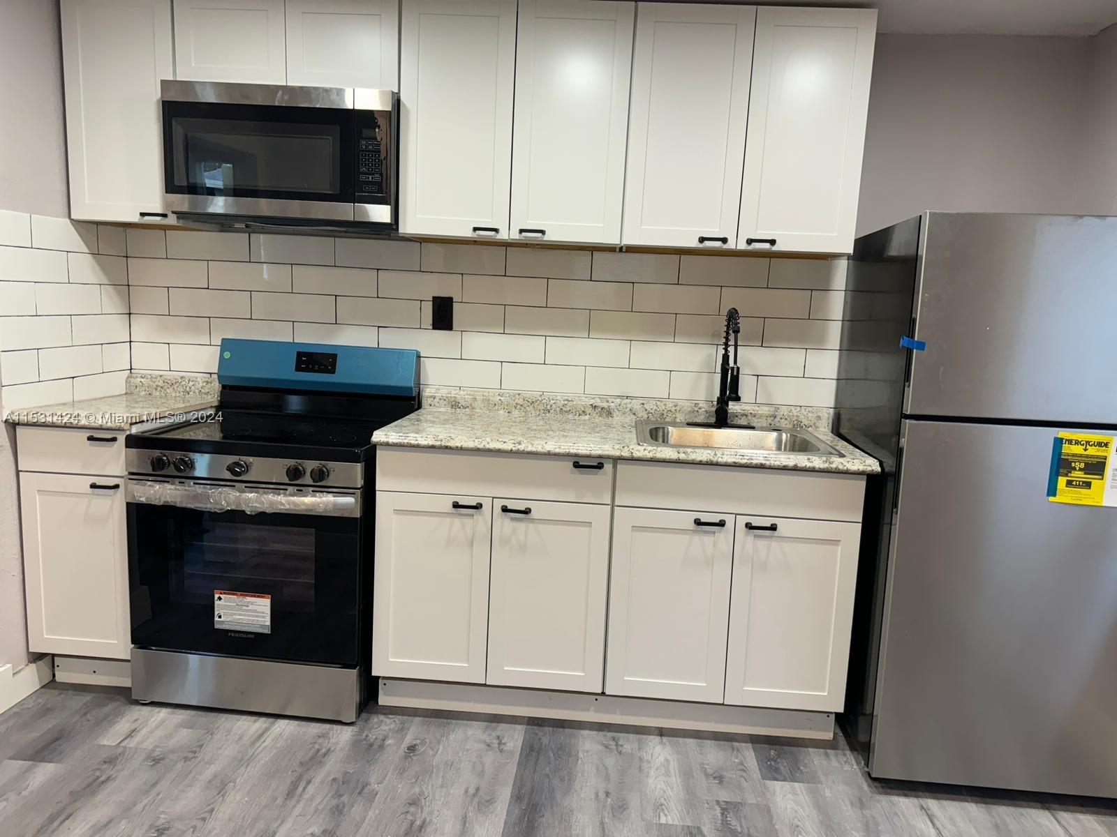 400 NW 7th Ct 1, Hallandale Beach, Florida 33009, 4 Bedrooms Bedrooms, ,2 BathroomsBathrooms,Residentiallease,For Rent,400 NW 7th Ct 1,A11531424