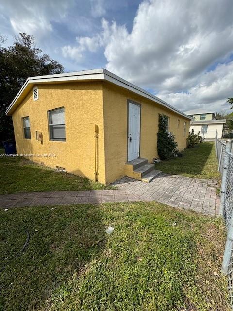 400 NW 7th Ct 1, Hallandale Beach, Florida 33009, 4 Bedrooms Bedrooms, ,2 BathroomsBathrooms,Residentiallease,For Rent,400 NW 7th Ct 1,A11531424
