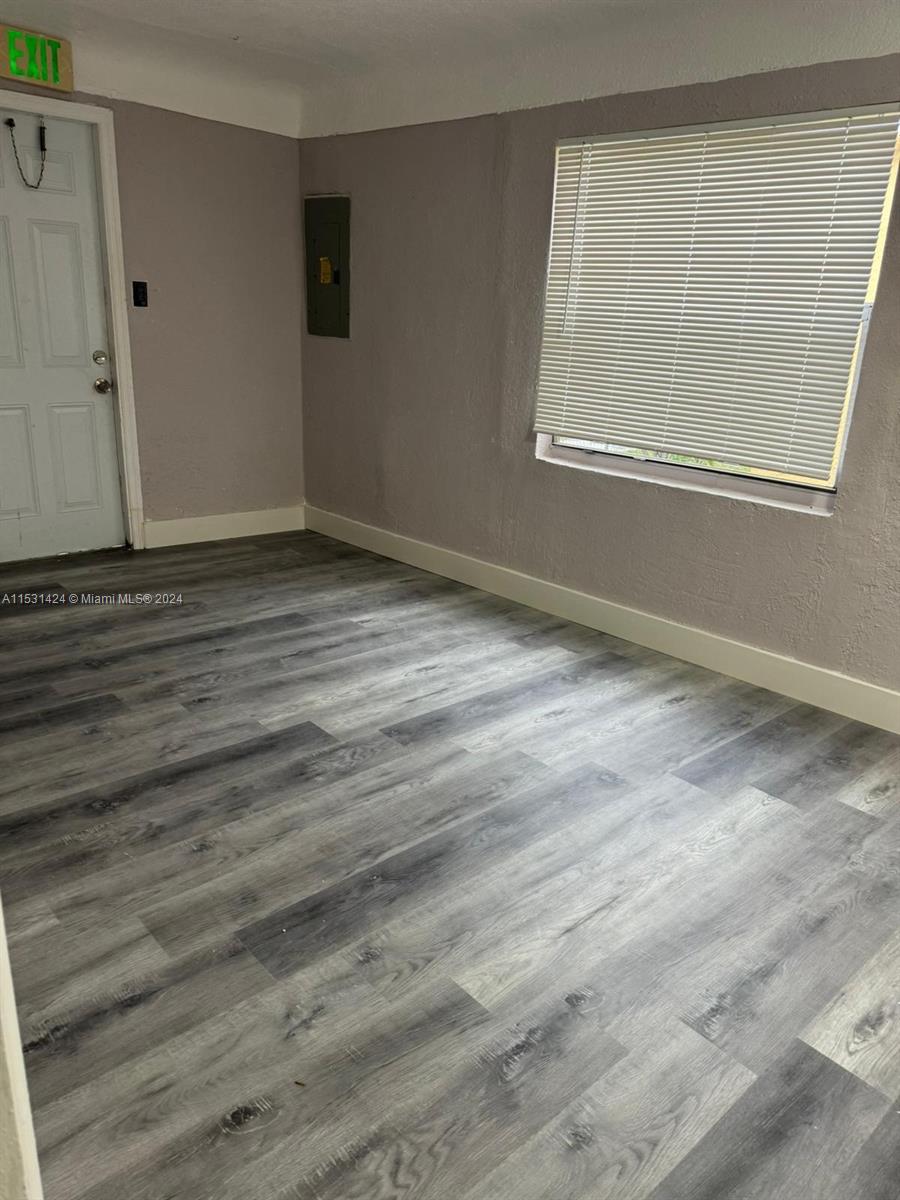 400 NW 7th Ct 1, Hallandale Beach, Florida 33009, 4 Bedrooms Bedrooms, ,2 BathroomsBathrooms,Residentiallease,For Rent,400 NW 7th Ct 1,A11531424