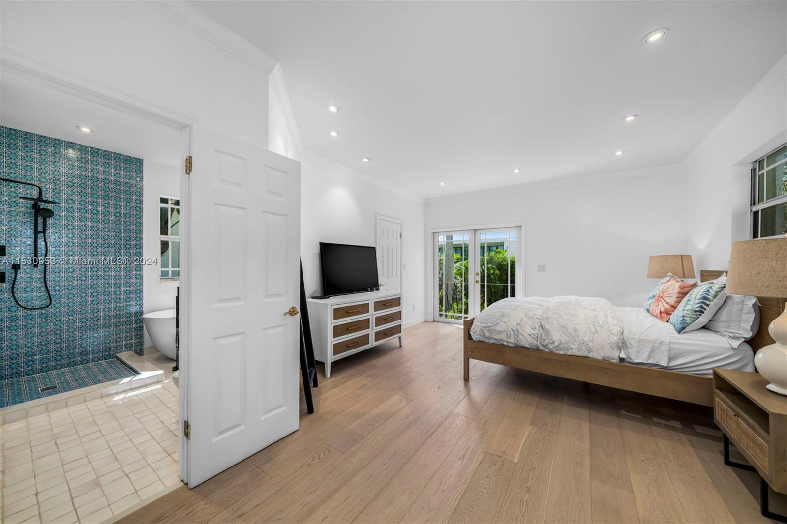 2111 Regatta Ave, Miami Beach, FL 33140, 4 Bedrooms Bedrooms, ,4 BathroomsBathrooms,Residential,For Sale,Regatta Ave,A11530953