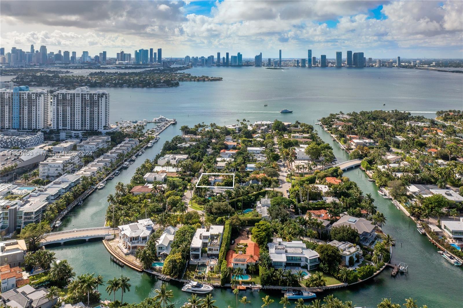 2111 Regatta Ave, Miami Beach, FL 33140, 4 Bedrooms Bedrooms, ,4 BathroomsBathrooms,Residential,For Sale,Regatta Ave,A11530953