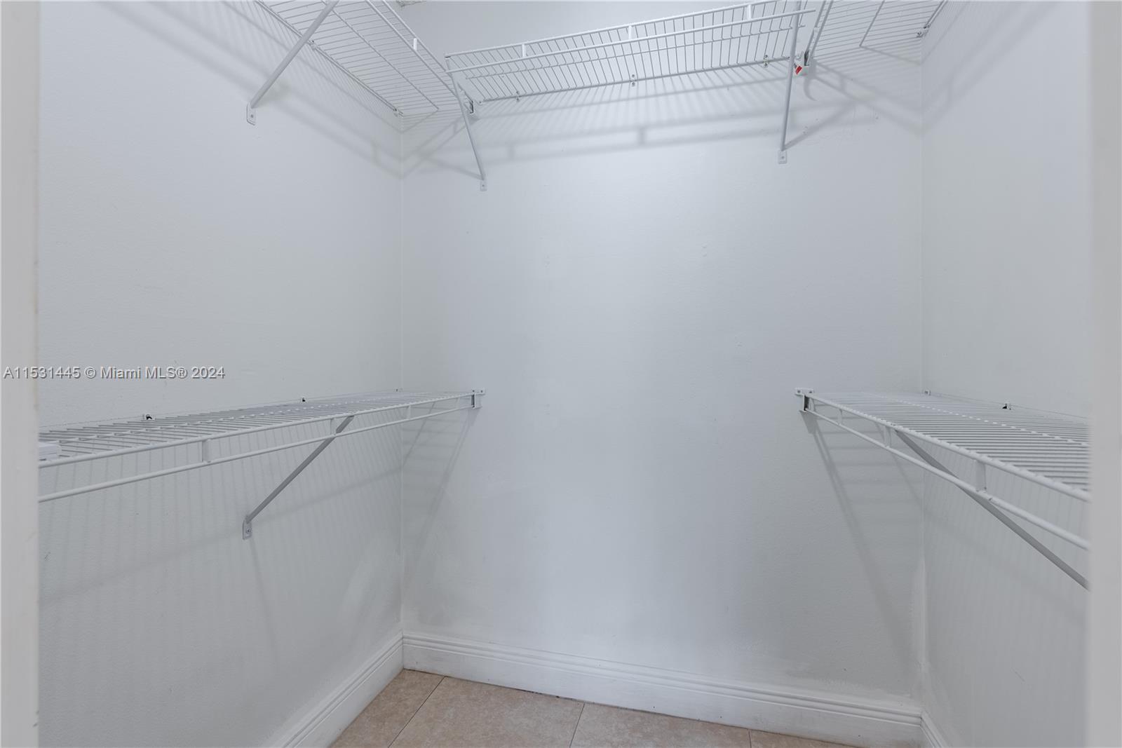 2000 Atlantic Shores Blvd 107, Hallandale Beach, Florida 33009, 2 Bedrooms Bedrooms, ,1 BathroomBathrooms,Residential,For Sale,2000 Atlantic Shores Blvd 107,A11531445