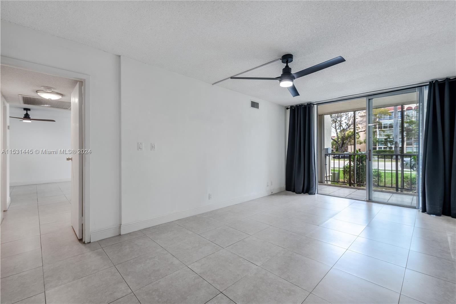 2000 Atlantic Shores Blvd 107, Hallandale Beach, Florida 33009, 2 Bedrooms Bedrooms, ,1 BathroomBathrooms,Residential,For Sale,2000 Atlantic Shores Blvd 107,A11531445