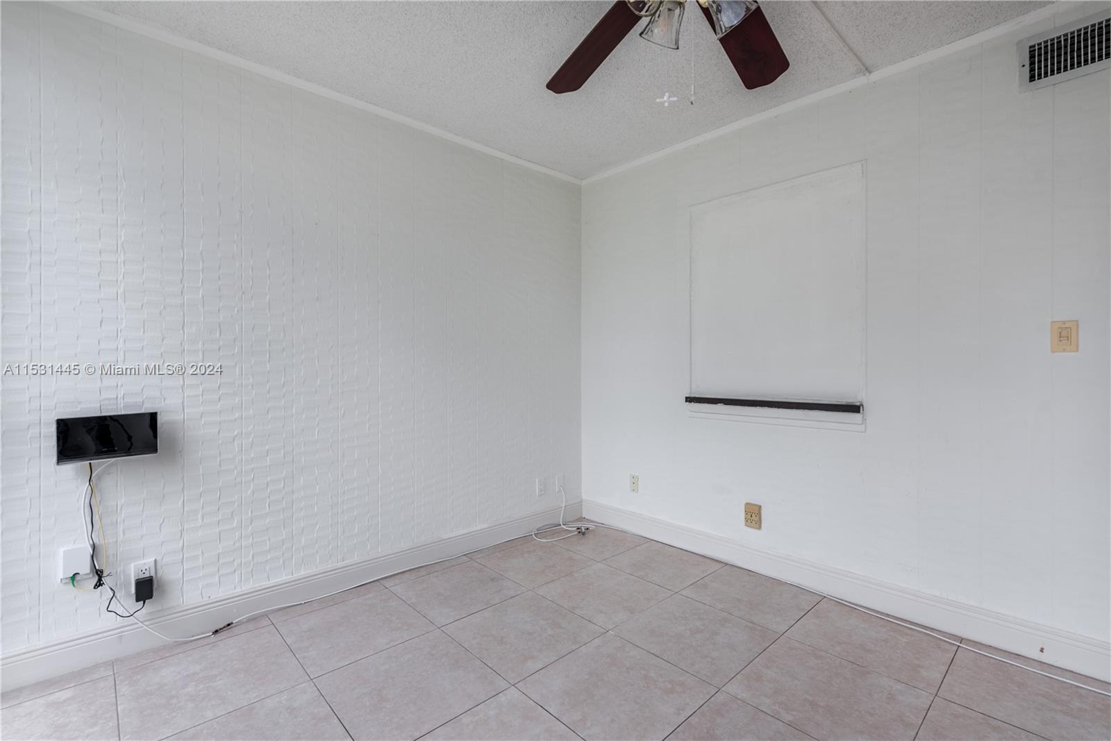 2000 Atlantic Shores Blvd 107, Hallandale Beach, Florida 33009, 2 Bedrooms Bedrooms, ,1 BathroomBathrooms,Residential,For Sale,2000 Atlantic Shores Blvd 107,A11531445