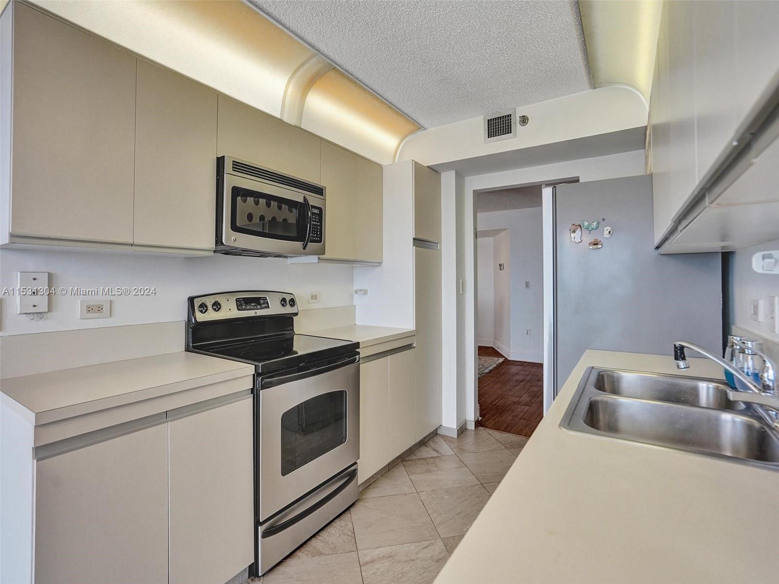 1201 S Ocean Dr 2410N, Hollywood, Florida 33019, 2 Bedrooms Bedrooms, ,2 BathroomsBathrooms,Residential,For Sale,1201 S Ocean Dr 2410N,A11531304