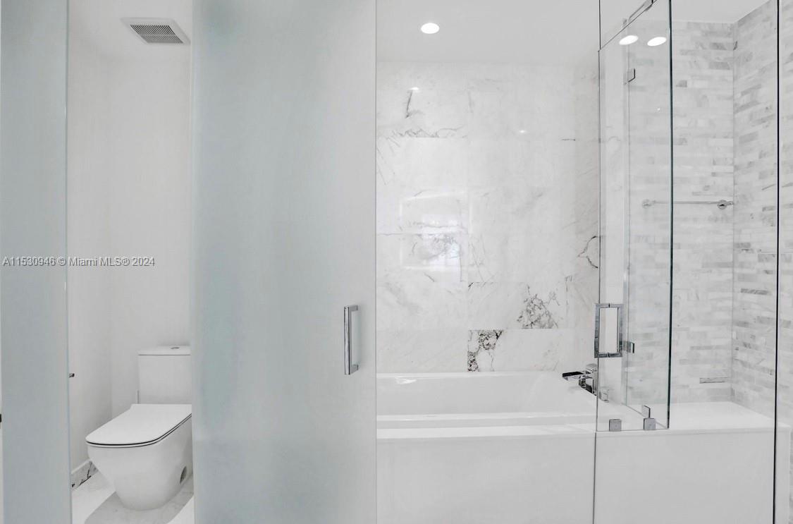 851 NE 1st Ave 3510, Miami, Florida 33132, 1 Bedroom Bedrooms, ,2 BathroomsBathrooms,Residential,For Sale,851 NE 1st Ave 3510,A11530946