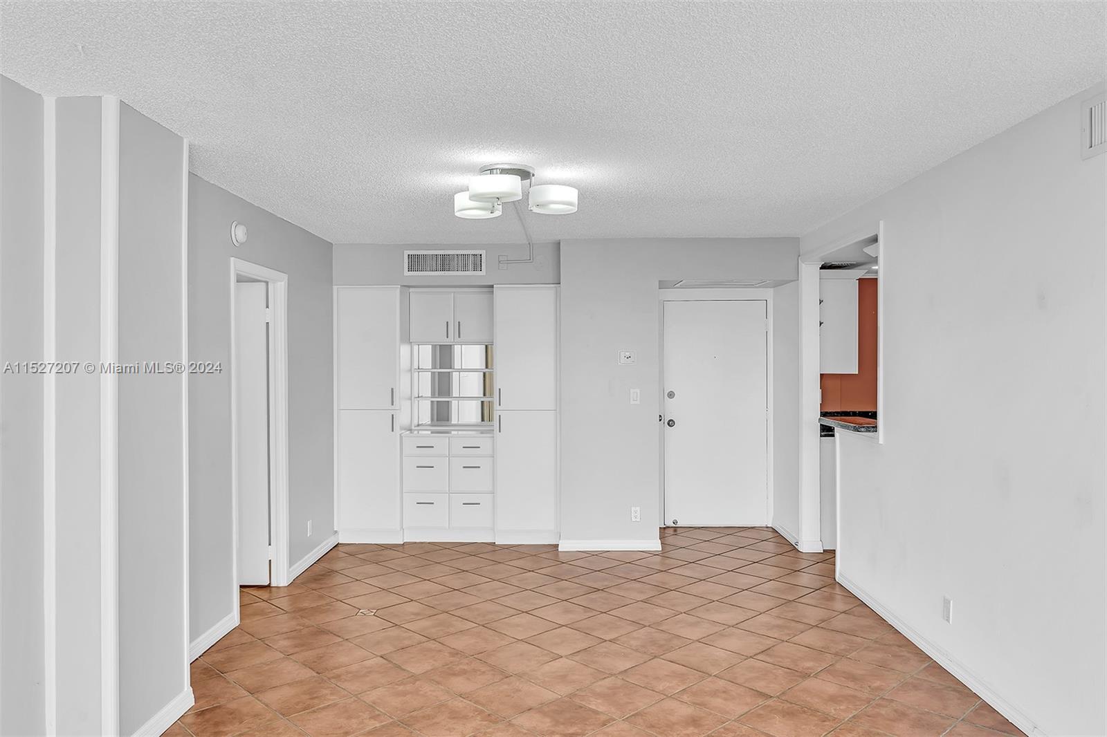 20400 Country Club Dr, Aventura, FL, 33180 United States, 2 Bedrooms Bedrooms, ,2 BathroomsBathrooms,Residential,For Sale,Country Club Dr,A11527207