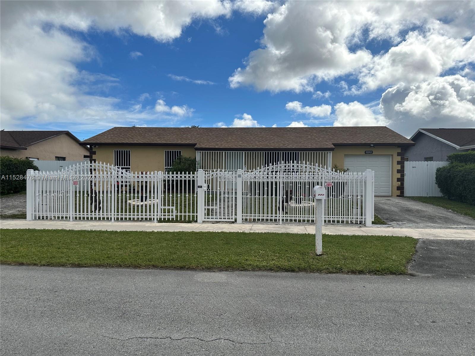 Homestead, Florida 33032, 3 Bedrooms Bedrooms, ,2 BathroomsBathrooms,Residential,For Sale,A11528476