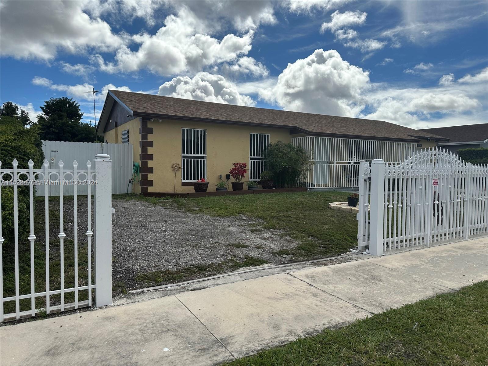 Homestead, Florida 33032, 3 Bedrooms Bedrooms, ,2 BathroomsBathrooms,Residential,For Sale,A11528476