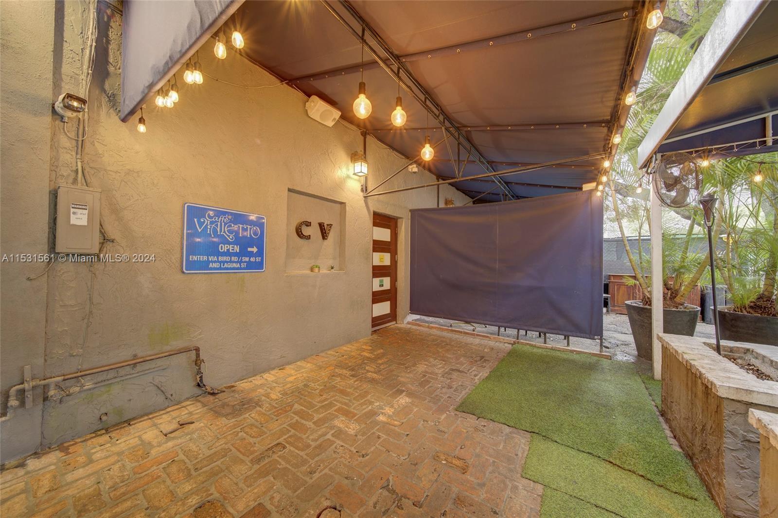4019 S Le Jeune Rd, Coral Gables, Florida 33134, ,Commercialsale,For Sale,4019 S Le Jeune Rd,A11531561