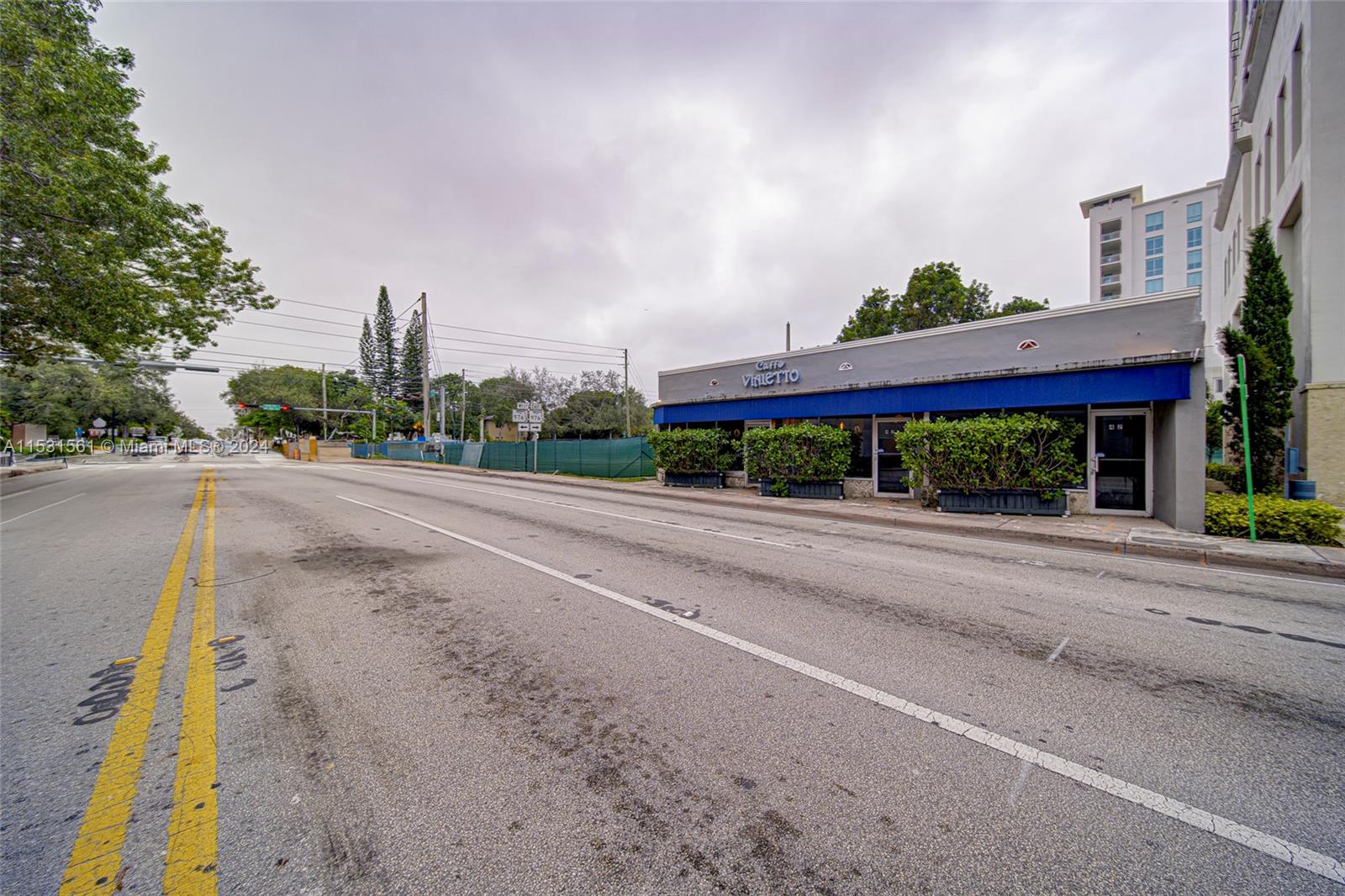 4019 S Le Jeune Rd, Coral Gables, Florida 33134, ,Commercialsale,For Sale,4019 S Le Jeune Rd,A11531561