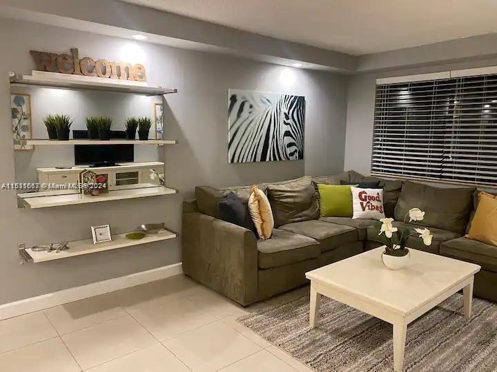 301 Golden Isles DR 109, Hallandale Beach, Florida 33009, 1 Bedroom Bedrooms, ,1 BathroomBathrooms,Residentiallease,For Rent,301 Golden Isles DR 109,A11531567