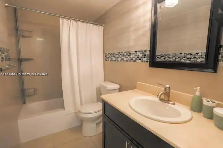 301 Golden Isles DR 109, Hallandale Beach, Florida 33009, 1 Bedroom Bedrooms, ,1 BathroomBathrooms,Residentiallease,For Rent,301 Golden Isles DR 109,A11531567