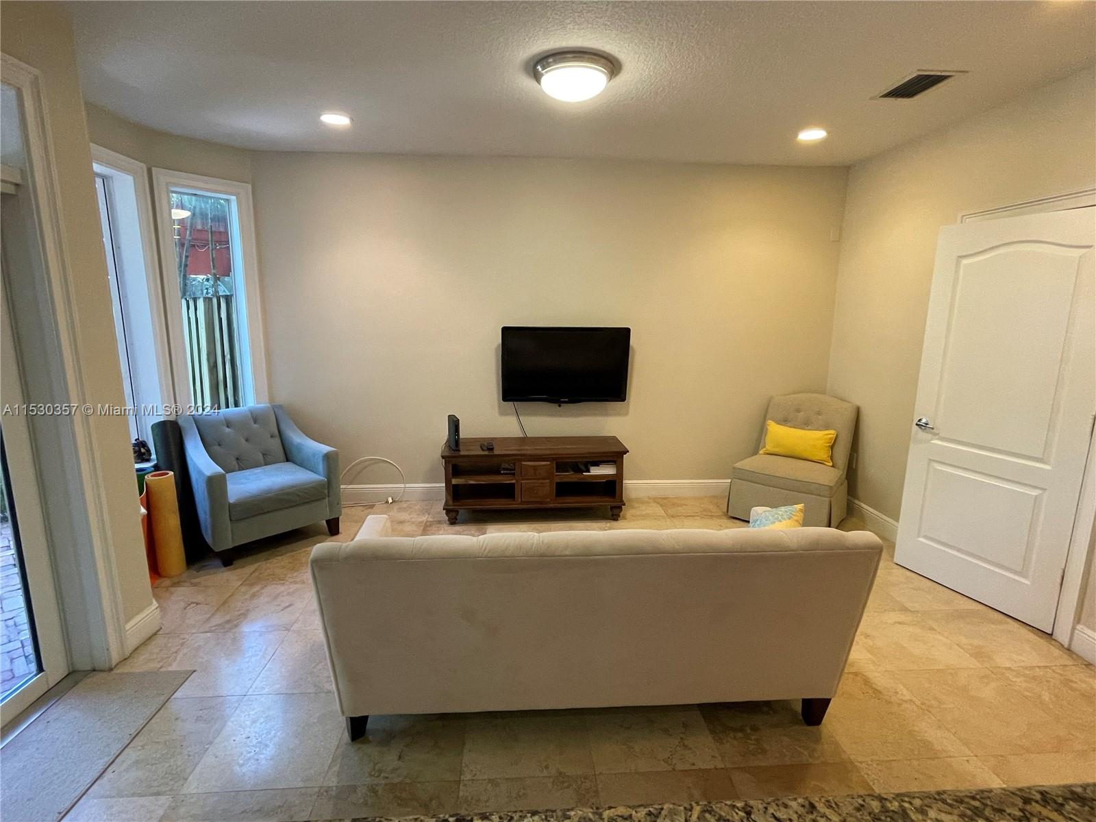 3060 Lime Ct, Miami, Florida 33133, 3 Bedrooms Bedrooms, ,2 BathroomsBathrooms,Residentiallease,For Rent,3060 Lime Ct,A11530357