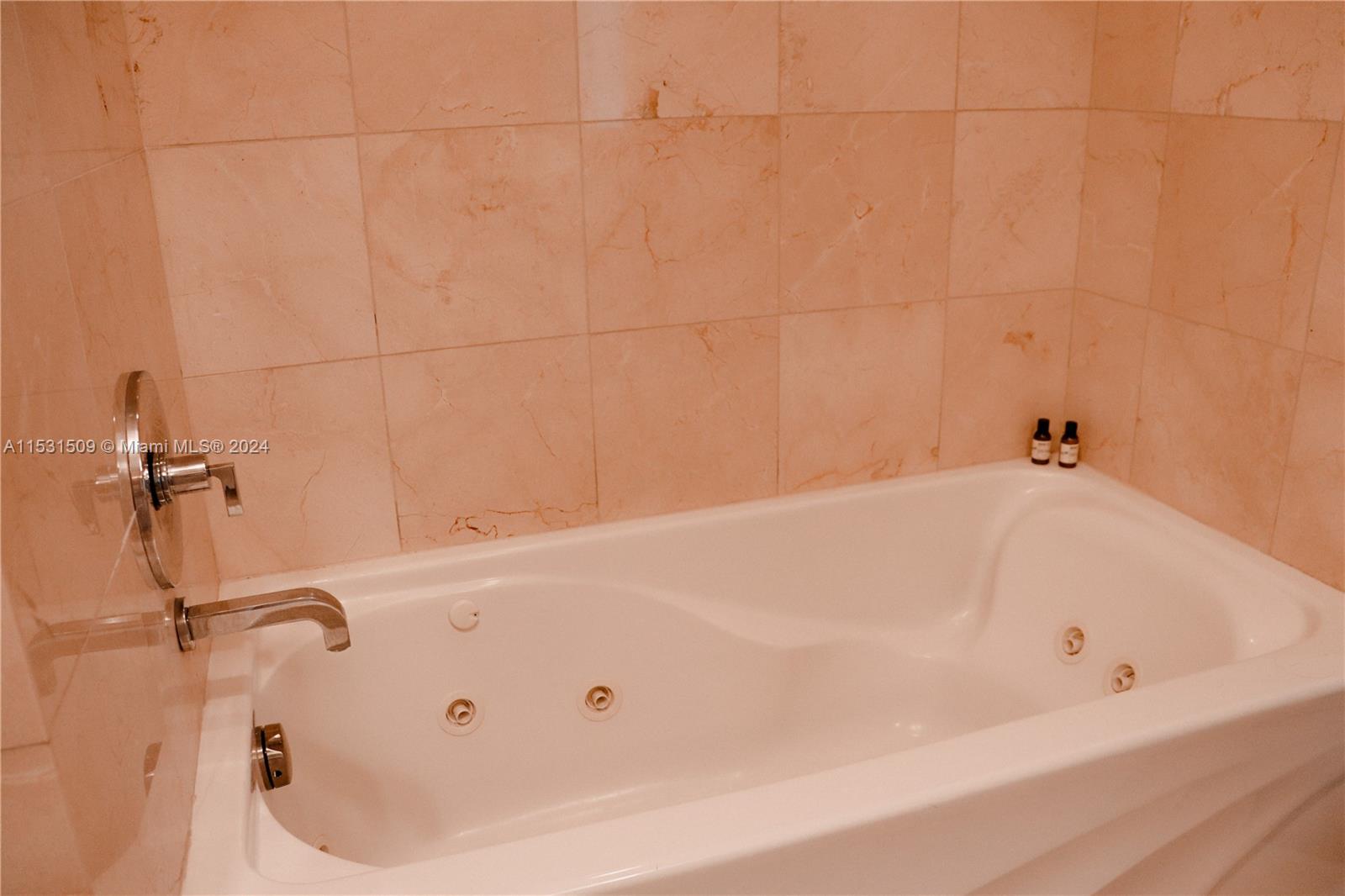 6365 Collins Ave 2711, Miami Beach, Florida 33141, 1 Bedroom Bedrooms, ,1 BathroomBathrooms,Residential,For Sale,6365 Collins Ave 2711,A11531509