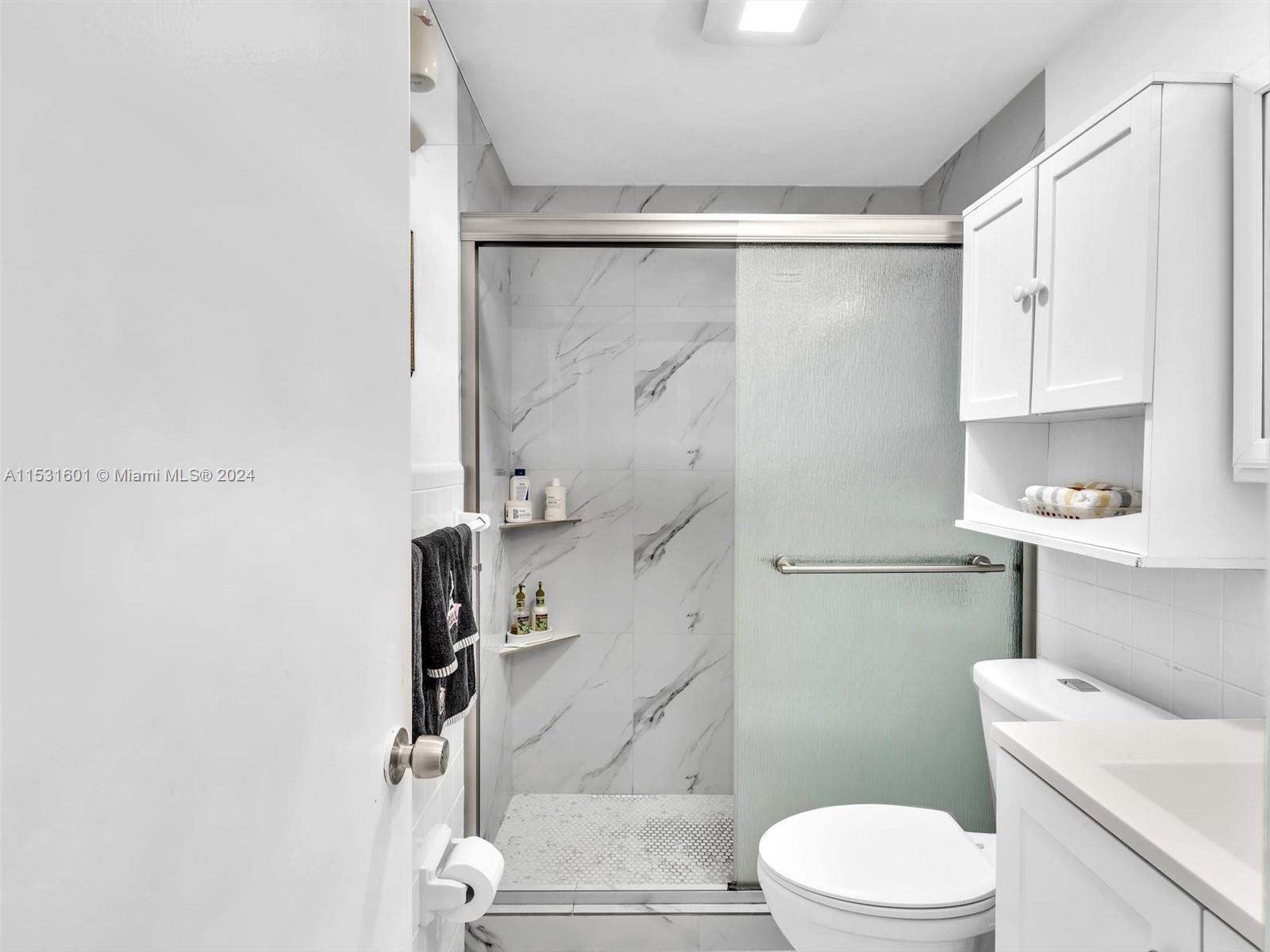 1000 SW 11th Ave 5E, Hallandale Beach, Florida 33009, 1 Bedroom Bedrooms, ,1 BathroomBathrooms,Residential,For Sale,1000 SW 11th Ave 5E,A11531601