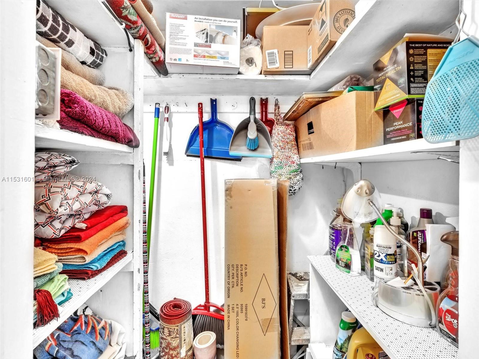 1000 SW 11th Ave 5E, Hallandale Beach, Florida 33009, 1 Bedroom Bedrooms, ,1 BathroomBathrooms,Residential,For Sale,1000 SW 11th Ave 5E,A11531601