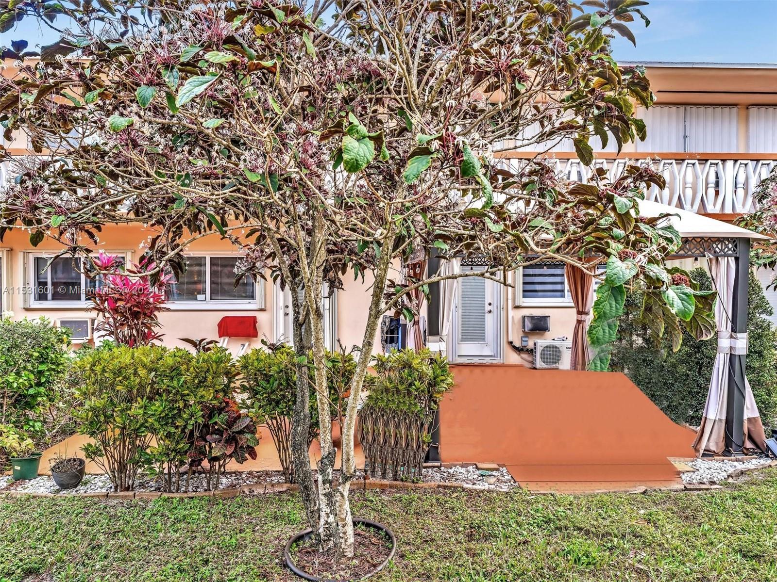 1000 SW 11th Ave 5E, Hallandale Beach, Florida 33009, 1 Bedroom Bedrooms, ,1 BathroomBathrooms,Residential,For Sale,1000 SW 11th Ave 5E,A11531601