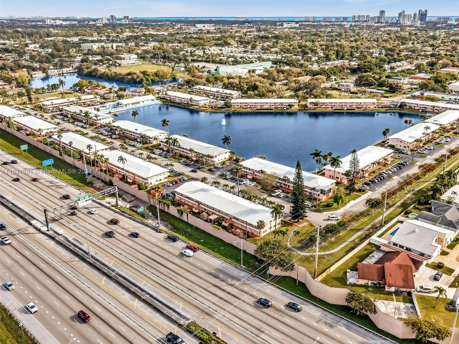 1000 SW 11th Ave 5E, Hallandale Beach, Florida 33009, 1 Bedroom Bedrooms, ,1 BathroomBathrooms,Residential,For Sale,1000 SW 11th Ave 5E,A11531601