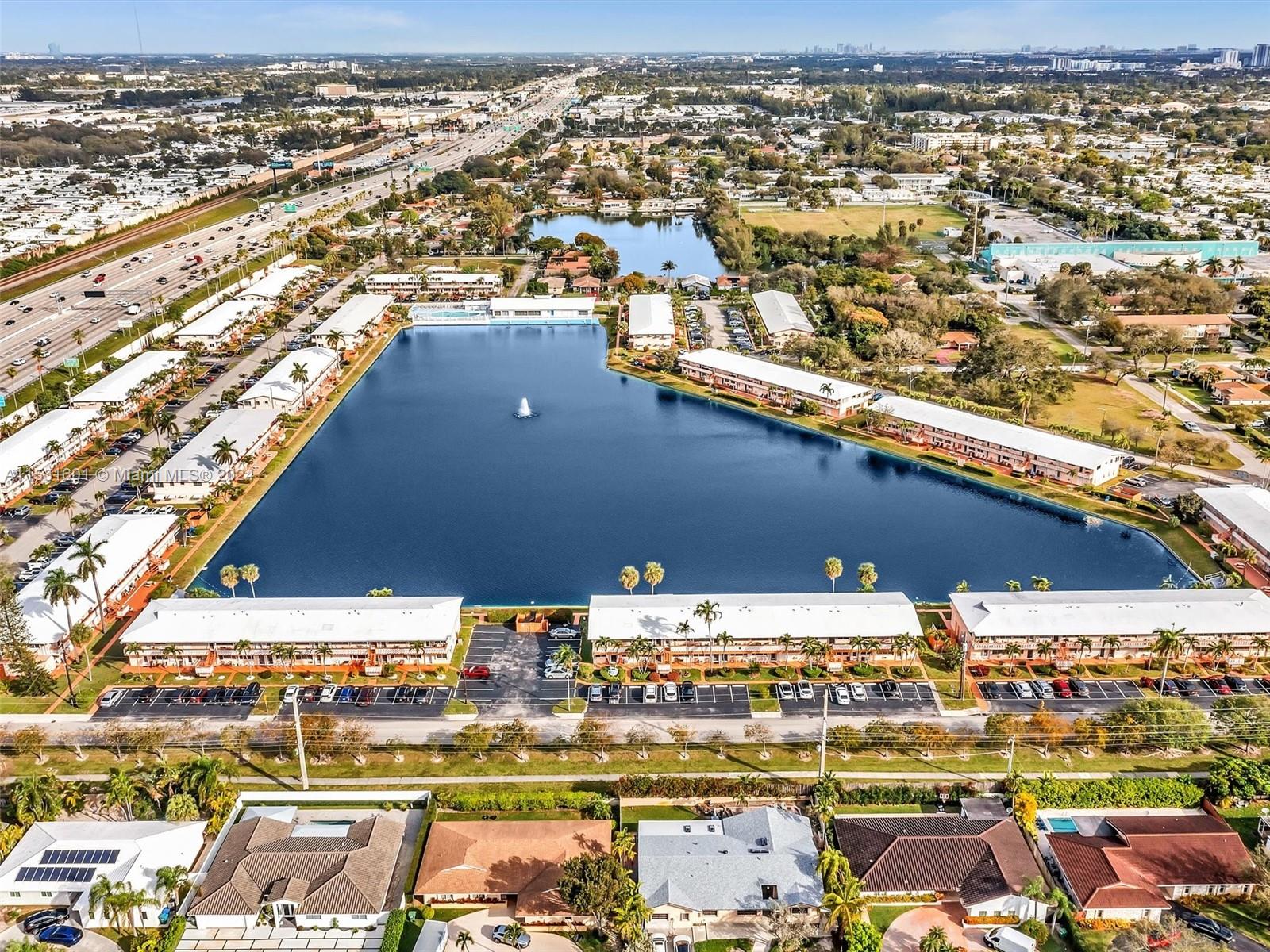 1000 SW 11th Ave 5E, Hallandale Beach, Florida 33009, 1 Bedroom Bedrooms, ,1 BathroomBathrooms,Residential,For Sale,1000 SW 11th Ave 5E,A11531601