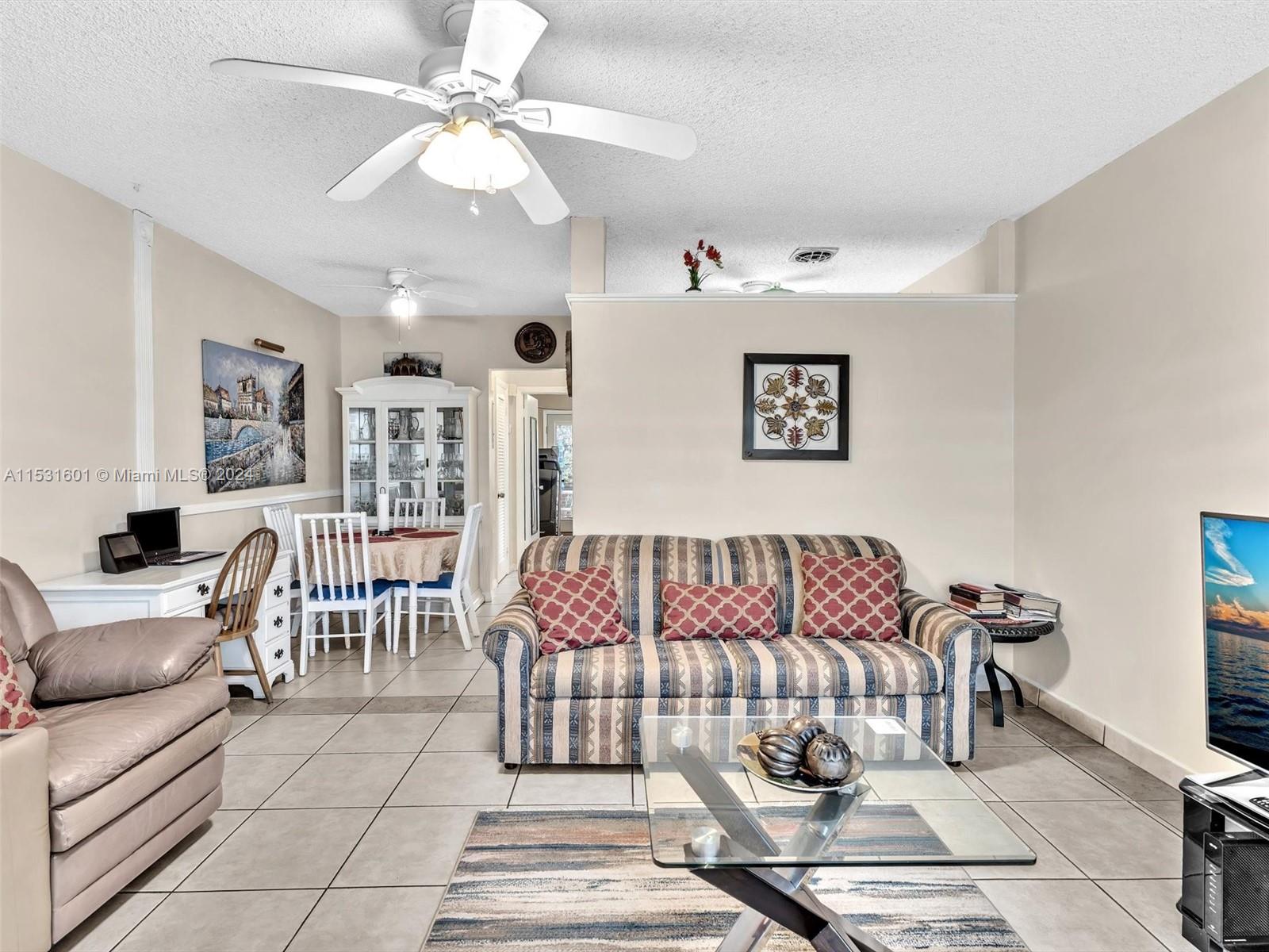 1000 SW 11th Ave 5E, Hallandale Beach, Florida 33009, 1 Bedroom Bedrooms, ,1 BathroomBathrooms,Residential,For Sale,1000 SW 11th Ave 5E,A11531601