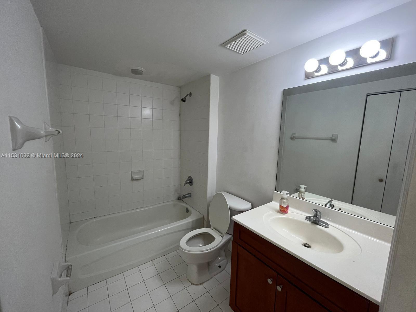 36 NW 6th Ave 1103, Miami, Florida 33128, 1 Bedroom Bedrooms, ,1 BathroomBathrooms,Residentiallease,For Rent,36 NW 6th Ave 1103,A11531632