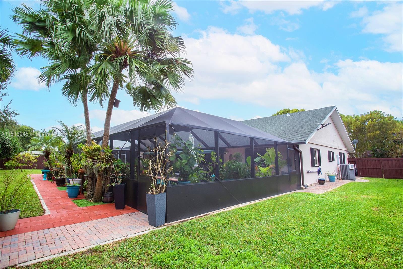 27525 SW 167th Ct, Unincorporated Dade County, Florida 33031, 4 Bedrooms Bedrooms, ,2 BathroomsBathrooms,Residential,For Sale,27525 SW 167th Ct,A11513945