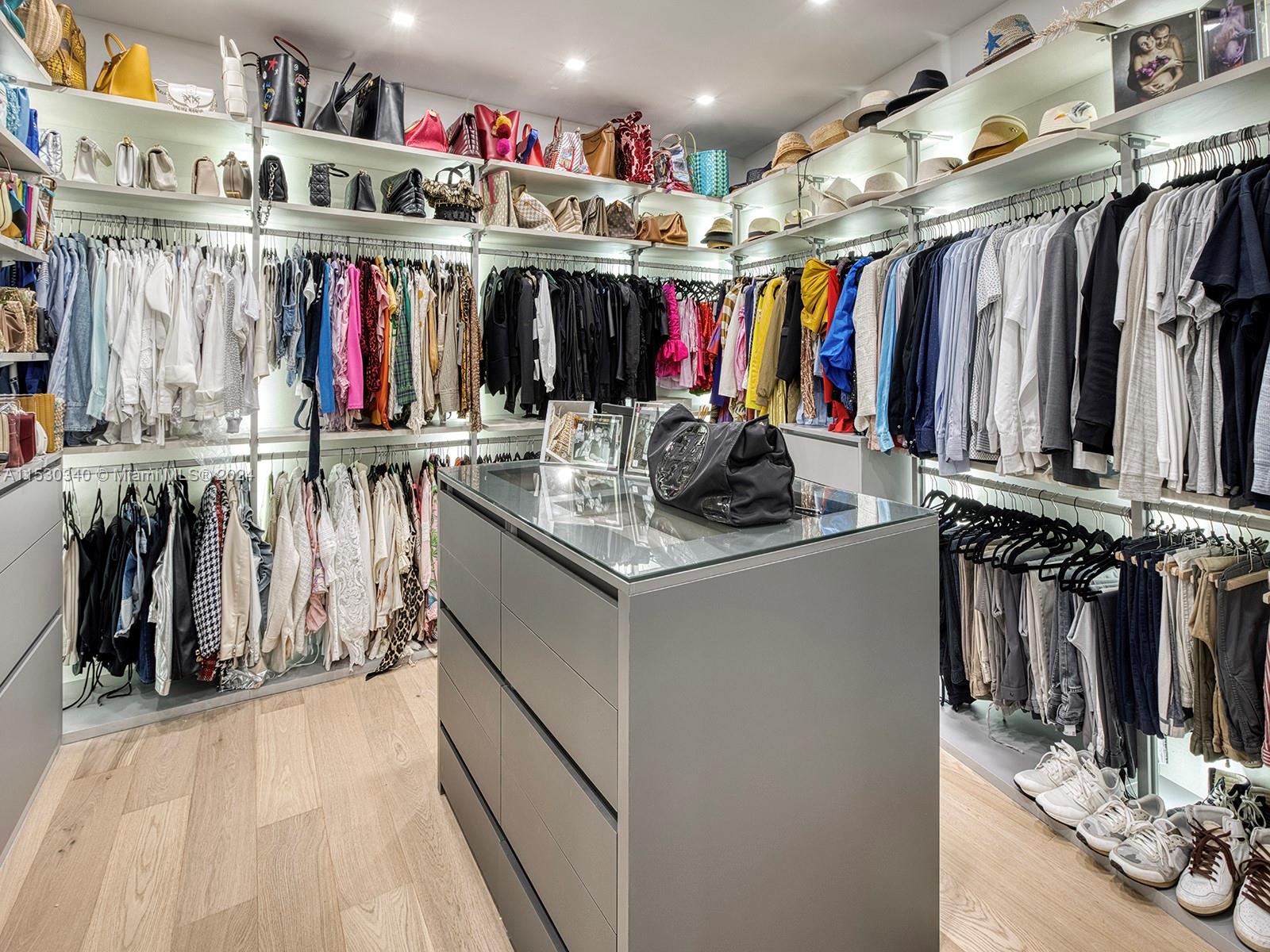 5970 135th Ter, Pinecrest, FL, 33156 United States, 6 Bedrooms Bedrooms, ,6 BathroomsBathrooms,Residential,For Sale,135th Ter,A11530340