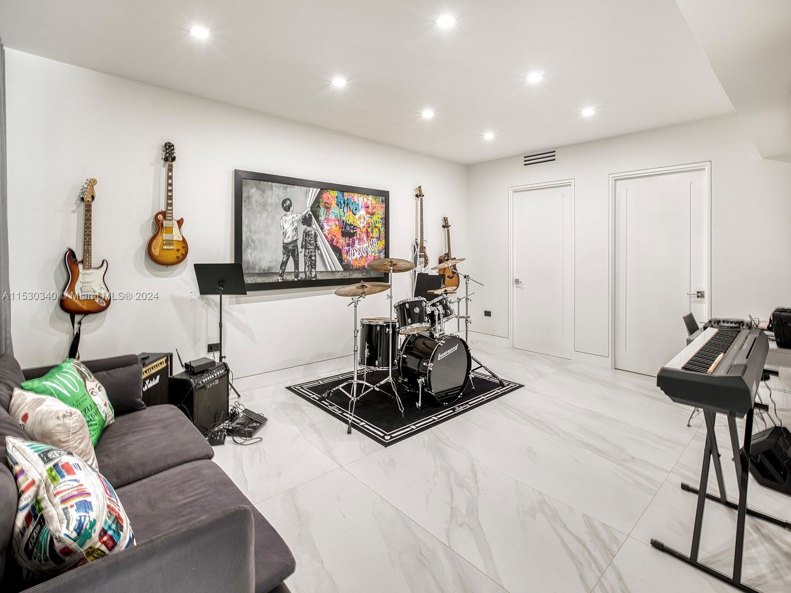 5970 135th Ter, Pinecrest, FL, 33156 United States, 6 Bedrooms Bedrooms, ,6 BathroomsBathrooms,Residential,For Sale,135th Ter,A11530340