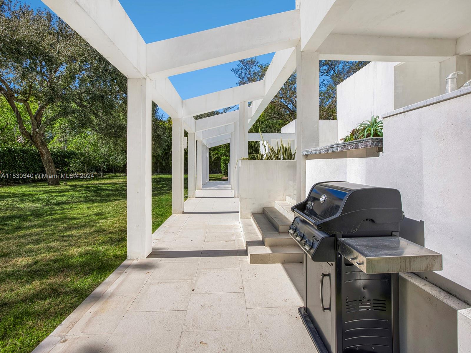 5970 135th Ter, Pinecrest, FL, 33156 United States, 6 Bedrooms Bedrooms, ,6 BathroomsBathrooms,Residential,For Sale,135th Ter,A11530340