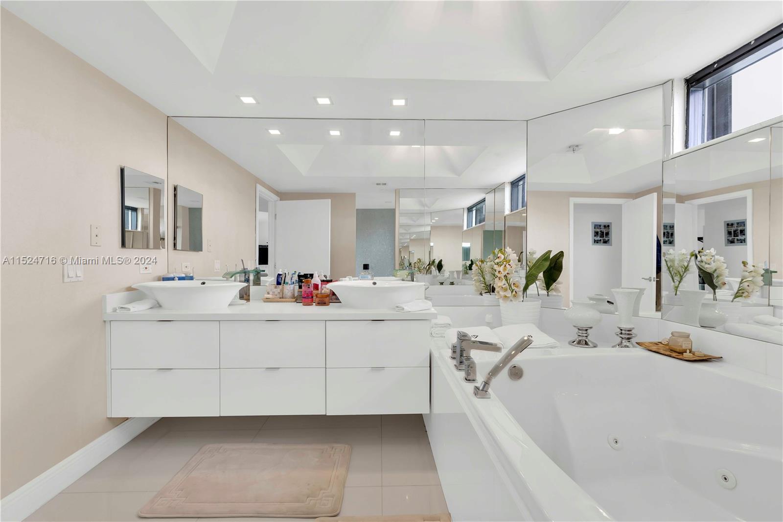 3000 ISLAND BL, Aventura, FL, 33160 United States, 3 Bedrooms Bedrooms, ,3 BathroomsBathrooms,Residential,For Sale,ISLAND BL,A11524716