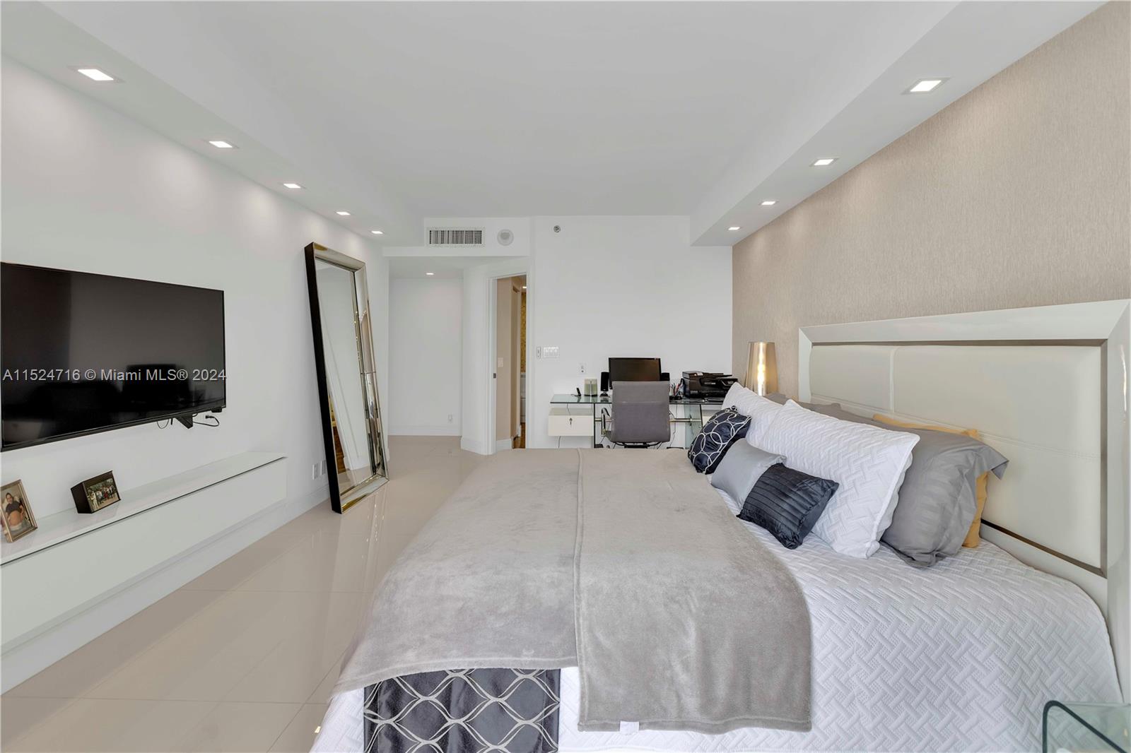 3000 ISLAND BL, Aventura, FL, 33160 United States, 3 Bedrooms Bedrooms, ,3 BathroomsBathrooms,Residential,For Sale,ISLAND BL,A11524716