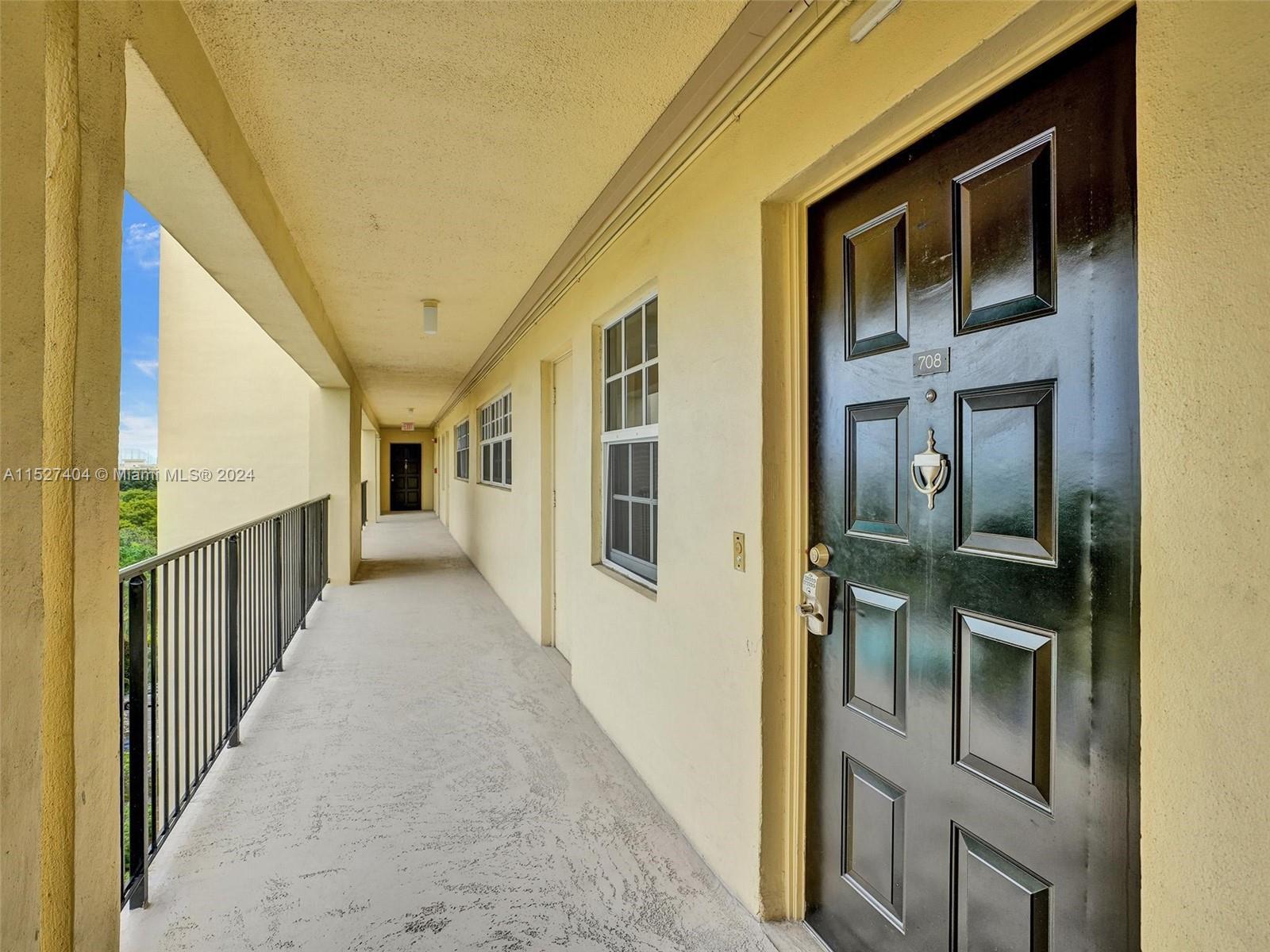 3050 N Palm Aire Dr 708, Pompano Beach, Florida 33069, 2 Bedrooms Bedrooms, ,2 BathroomsBathrooms,Residential,For Sale,3050 N Palm Aire Dr 708,A11527404