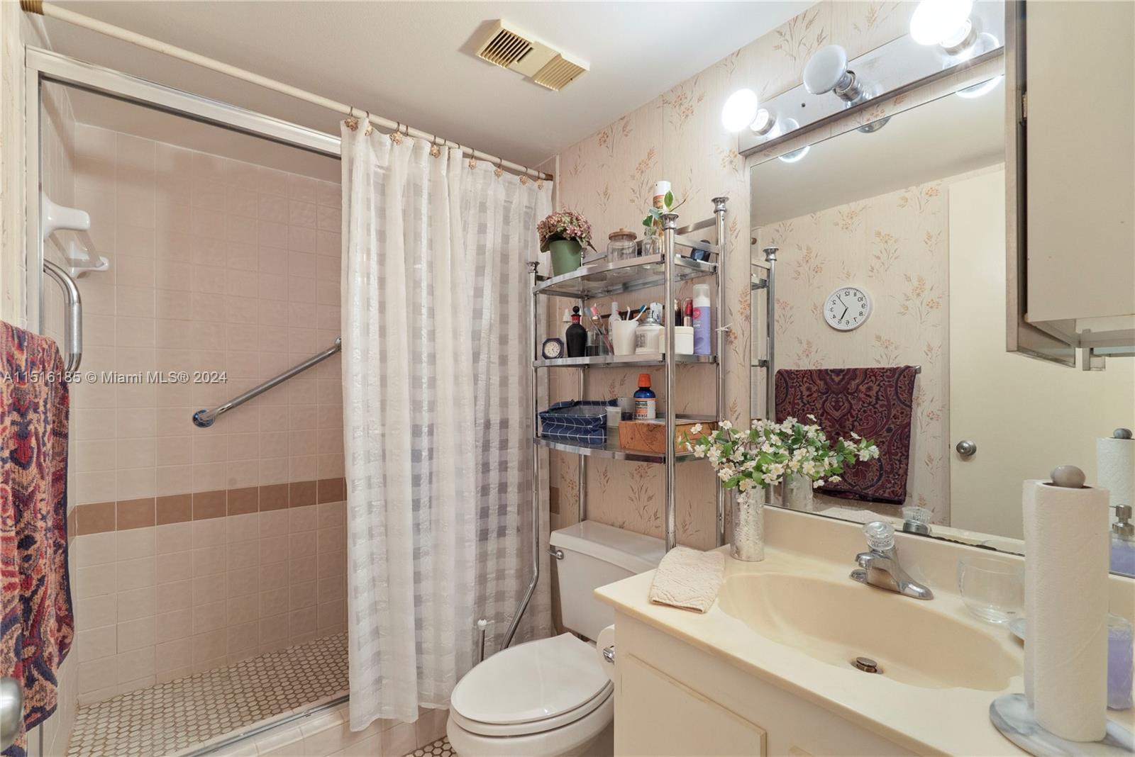 18181 31st Ct, Aventura, FL, 33160 United States, 2 Bedrooms Bedrooms, ,2 BathroomsBathrooms,Residential,For Sale,31st Ct,A11516185