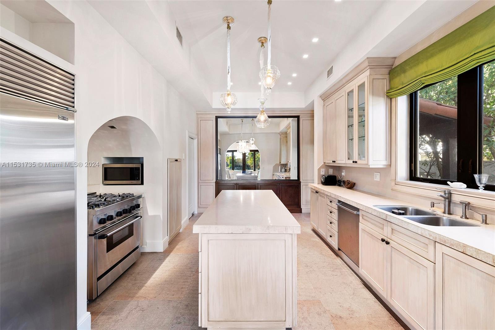 527 Dilido Dr, Miami Beach, FL, 33139 United States, 4 Bedrooms Bedrooms, ,4 BathroomsBathrooms,Residential,For Sale,Dilido Dr,A11531735