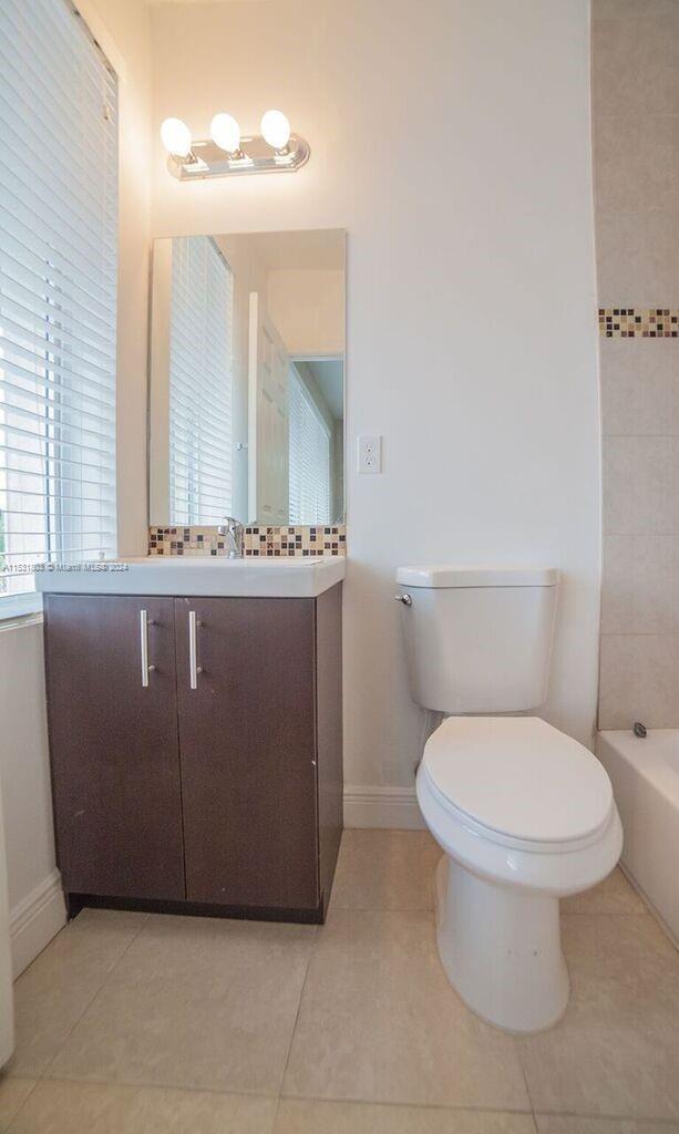 1752 NW 1st St 4A, Miami, Florida 33125, 1 Bedroom Bedrooms, ,1 BathroomBathrooms,Residentiallease,For Rent,1752 NW 1st St 4A,A11531803